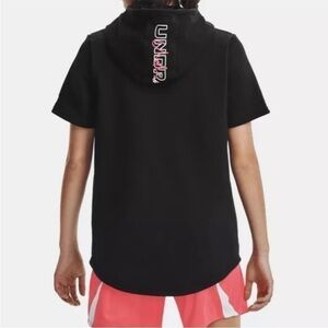 Under Armour short sleeve hooded top. Size Small